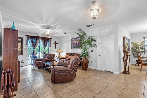 House in Homestead, Florida 5 bedrooms, 271.65 sq.m. № 1707726 - photo 17