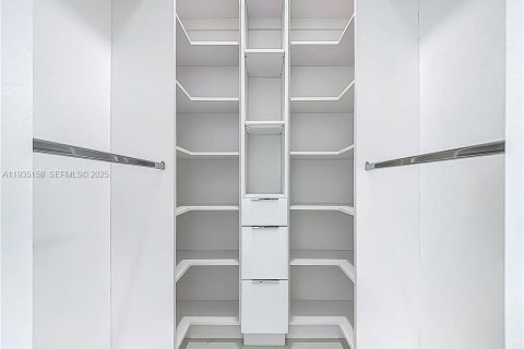 Купить виллу или дом в Кейп-Корал, Флорида 4 спальни, 148.64м2, № 1993317 - фото 6