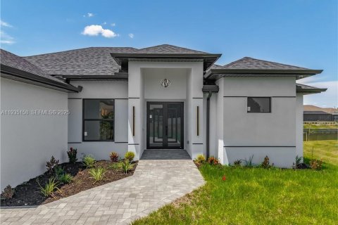 Купить виллу или дом в Кейп-Корал, Флорида 4 спальни, 148.64м2, № 1993317 - фото 1