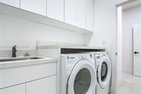 Купить виллу или дом в Кейп-Корал, Флорида 4 спальни, 148.64м2, № 1993317 - фото 18