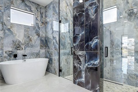 Купить виллу или дом в Кейп-Корал, Флорида 4 спальни, 148.64м2, № 1993317 - фото 9