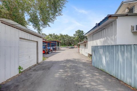 Commercial property in Seffner, Florida 367.71 sq.m. № 1866375 - photo 2
