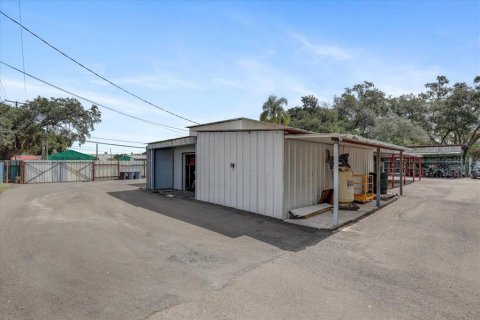 Commercial property in Seffner, Florida 367.71 sq.m. № 1866375 - photo 30