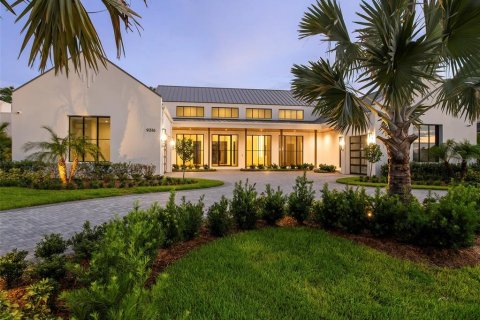 House in Windermere, Florida 5 bedrooms, 508.27 sq.m. № 2150655 - photo 15