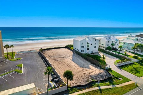 House in New Smyrna Beach, Florida 4 bedrooms, 356.28 sq.m. № 2317421 - photo 15
