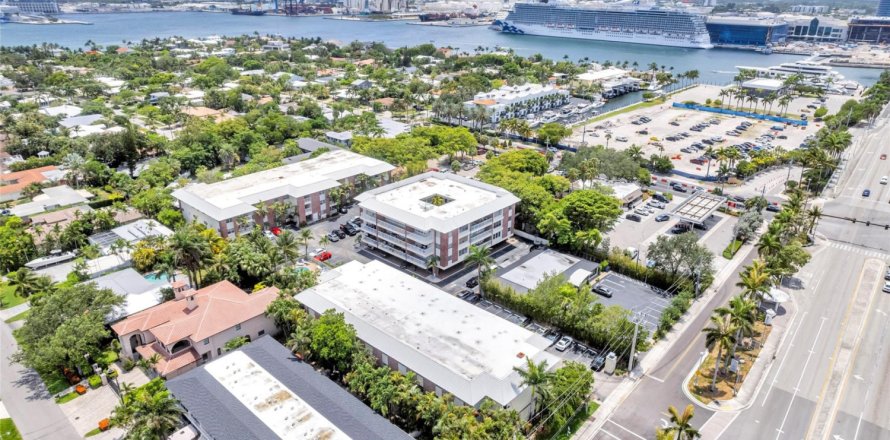 Condominio en Fort Lauderdale, Florida, 1 dormitorio № 1210444