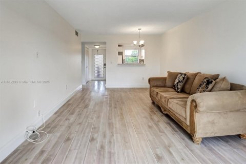 Condominio en venta en Sunrise, Florida, 1 dormitorio, 59.46 m2 № 1943579 - foto 15