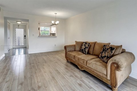 Condominio en venta en Sunrise, Florida, 1 dormitorio, 59.46 m2 № 1943579 - foto 13