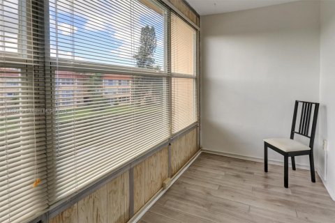 Condominio en venta en Sunrise, Florida, 1 dormitorio, 59.46 m2 № 1943579 - foto 17