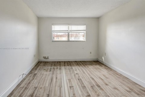 Condominio en venta en Sunrise, Florida, 1 dormitorio, 59.46 m2 № 1943579 - foto 19