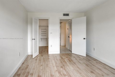 Condominio en venta en Sunrise, Florida, 1 dormitorio, 59.46 m2 № 1943579 - foto 20