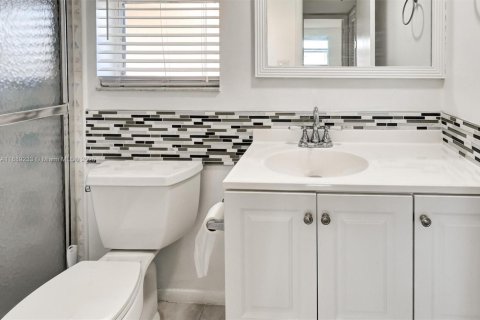 Condominio en venta en Sunrise, Florida, 1 dormitorio, 59.46 m2 № 1943579 - foto 24