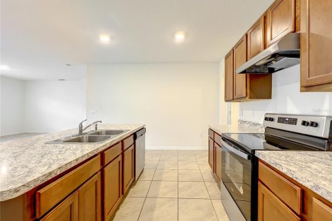 House in Lake Alfred, Florida 4 bedrooms, 171.96 sq.m. № 2227225 - photo 13