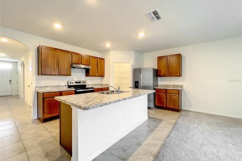 House in Lake Alfred, Florida 4 bedrooms, 171.96 sq.m. № 2227225 - photo 10