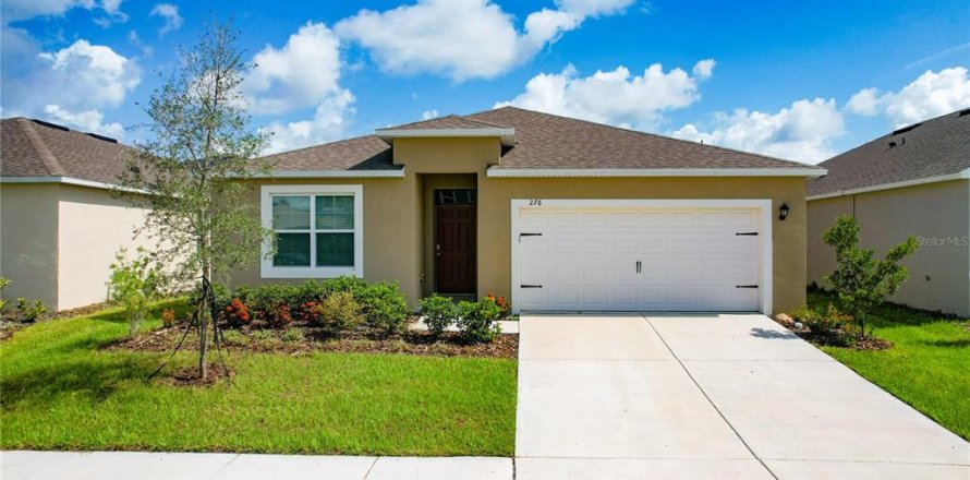 House in Lake Alfred, Florida 4 bedrooms, 171.96 sq.m. № 2227225