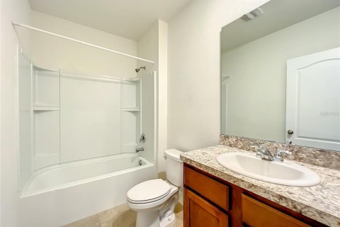 House in Lake Alfred, Florida 4 bedrooms, 171.96 sq.m. № 2227225 - photo 8
