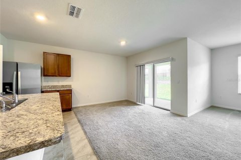 House in Lake Alfred, Florida 4 bedrooms, 171.96 sq.m. № 2227225 - photo 11