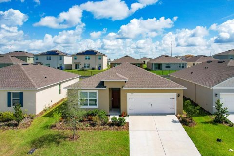 House in Lake Alfred, Florida 4 bedrooms, 171.96 sq.m. № 2227225 - photo 5