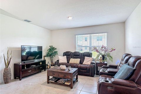 House in Haines City, Florida 4 bedrooms, 170.01 sq.m. № 1751061 - photo 13