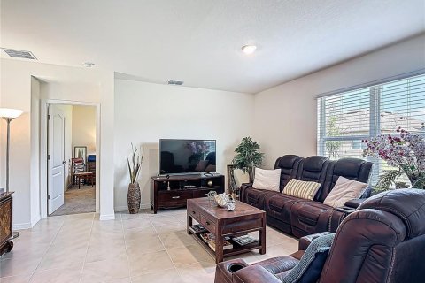 House in Haines City, Florida 4 bedrooms, 170.01 sq.m. № 1751061 - photo 9