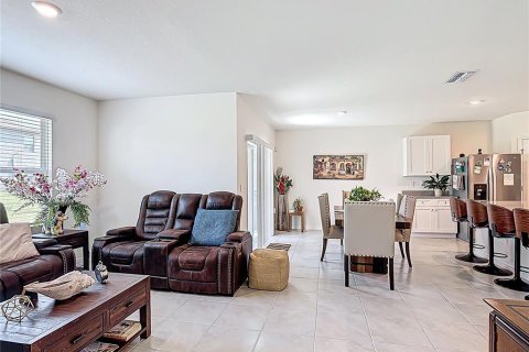 House in Haines City, Florida 4 bedrooms, 170.01 sq.m. № 1751061 - photo 10