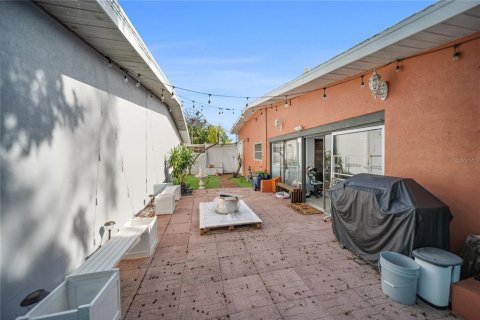 Casa en venta en Sarasota, Florida, 2 dormitorios, 143.81 m2 № 1792962 - foto 11