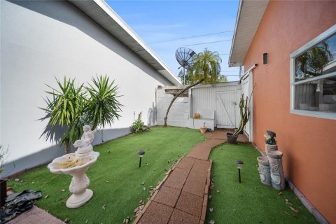 Casa en venta en Sarasota, Florida, 2 dormitorios, 143.81 m2 № 1792962 - foto 10