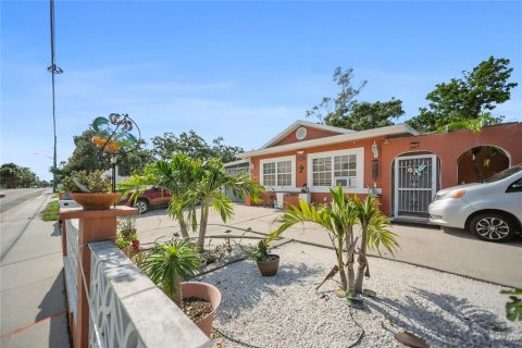 Casa en venta en Sarasota, Florida, 2 dormitorios, 143.81 m2 № 1792962 - foto 2