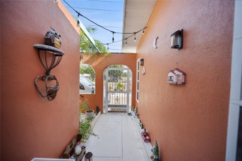 Casa en venta en Sarasota, Florida, 2 dormitorios, 143.81 m2 № 1792962 - foto 6