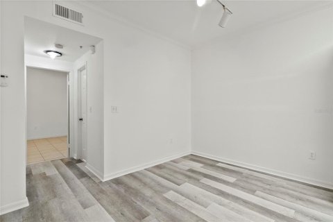 Condo in Orlando, Florida, 2 bedrooms  № 2205095 - photo 8