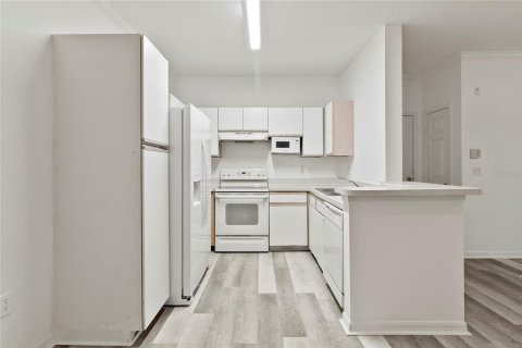 Condo in Orlando, Florida, 2 bedrooms  № 2205095 - photo 6