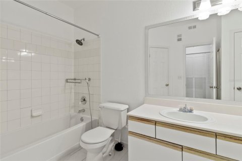 Condo in Orlando, Florida, 2 bedrooms  № 2205095 - photo 12