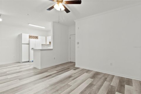 Condo in Orlando, Florida, 2 bedrooms  № 2205095 - photo 5