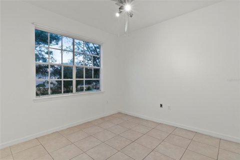 Condo in Orlando, Florida, 2 bedrooms  № 2205095 - photo 9