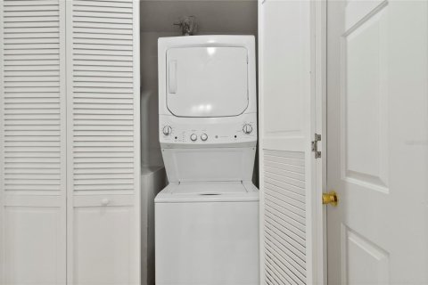 Condo in Orlando, Florida, 2 bedrooms  № 2205095 - photo 17