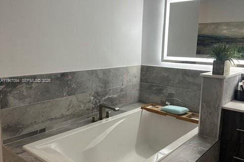 Villa ou maison à vendre à Miami, Floride: 4 chambres, 233.37 m2 № 2029586 - photo 19