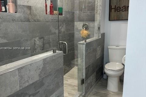 Villa ou maison à vendre à Miami, Floride: 4 chambres, 233.37 m2 № 2029586 - photo 18