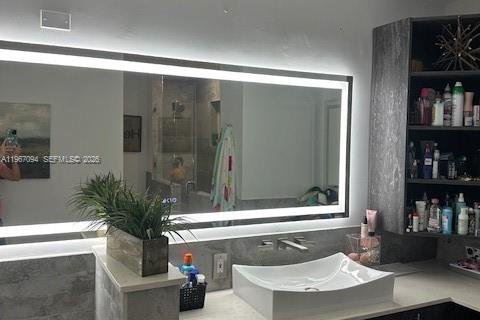 Villa ou maison à vendre à Miami, Floride: 4 chambres, 233.37 m2 № 2029586 - photo 20