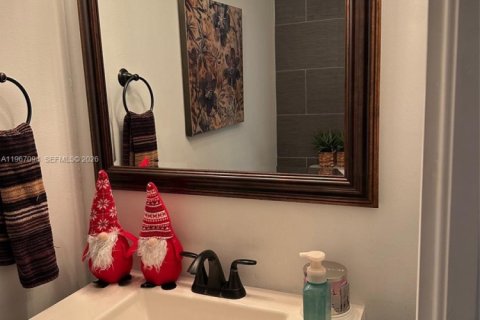 Villa ou maison à vendre à Miami, Floride: 4 chambres, 233.37 m2 № 2029586 - photo 5