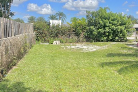 Villa ou maison à louer à Pembroke Pines, Floride: 3 chambres, 108.14 m2 № 1160389 - photo 1