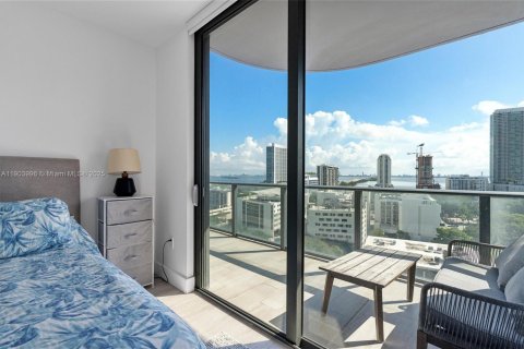 Copropriété à vendre à Miami, Floride: 3 chambres, 133.31 m2 № 2012249 - photo 18