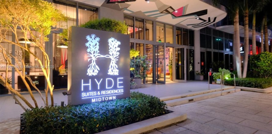 Condo à Miami, Floride, 3 chambres  № 2012249