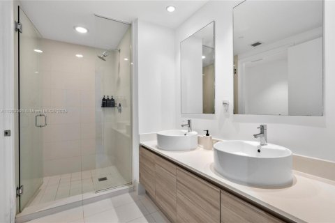 Copropriété à vendre à Miami, Floride: 3 chambres, 133.31 m2 № 2012249 - photo 16
