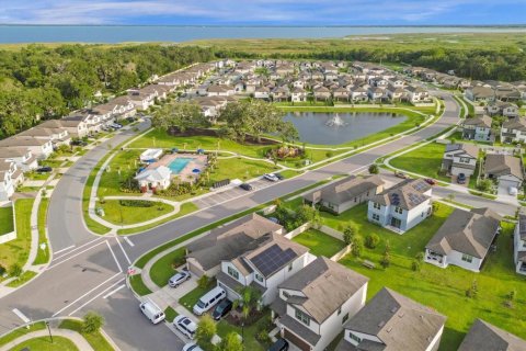 Villa ou maison à louer à Kissimmee, Floride: 4 chambres, 228.82 m2 № 2113154 - photo 4