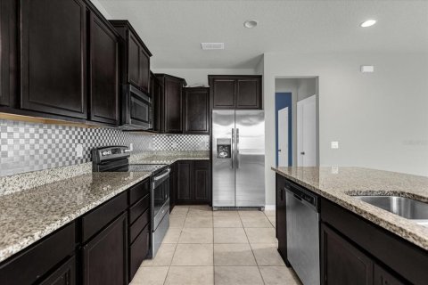 Villa ou maison à louer à Kissimmee, Floride: 4 chambres, 228.82 m2 № 2113154 - photo 12