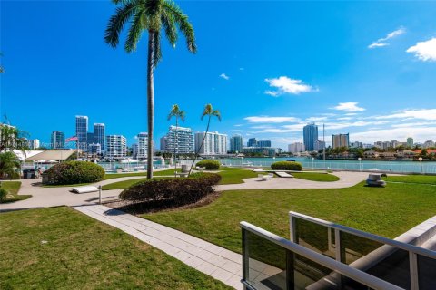 Copropriété à vendre à Miami Beach, Floride: 2 chambres, 144 m2 № 1860022 - photo 12