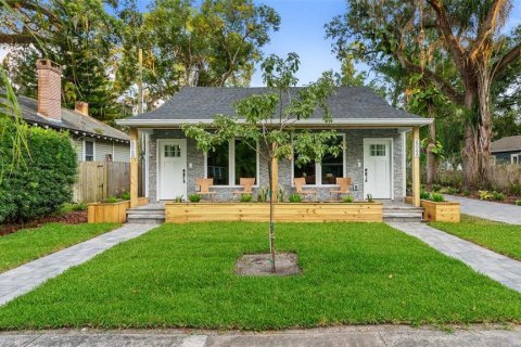 House in Orlando, Florida 4 bedrooms, 212.56 sq.m. № 1540349 - photo 3