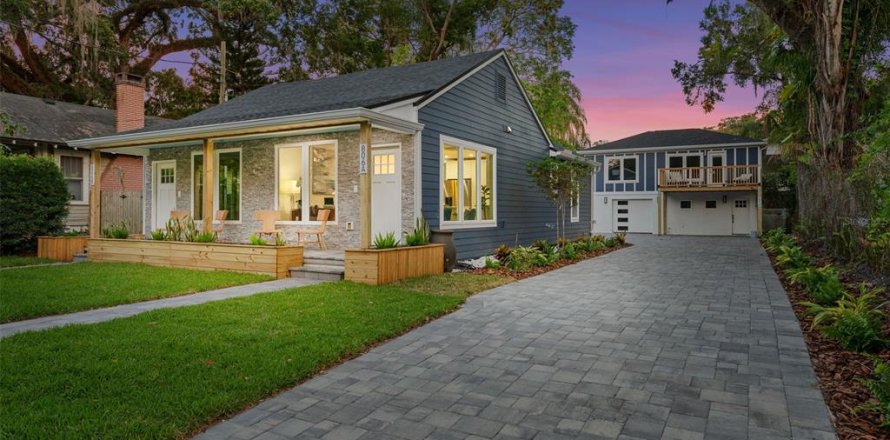 House in Orlando, Florida 4 bedrooms, 212.56 sq.m. № 1540349
