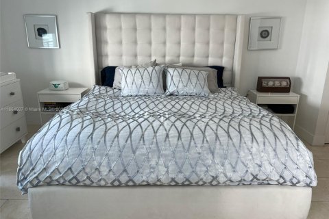Condo in Miami, Florida, 1 bedroom  № 1892895 - photo 7
