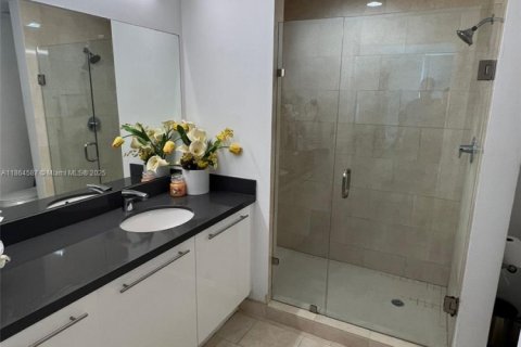 Condo in Miami, Florida, 1 bedroom  № 1892895 - photo 12